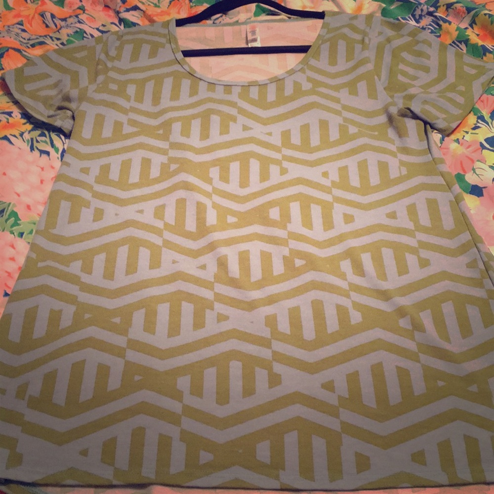 CLEARANCE ITEM: Classic Tee style by LuLaRoe